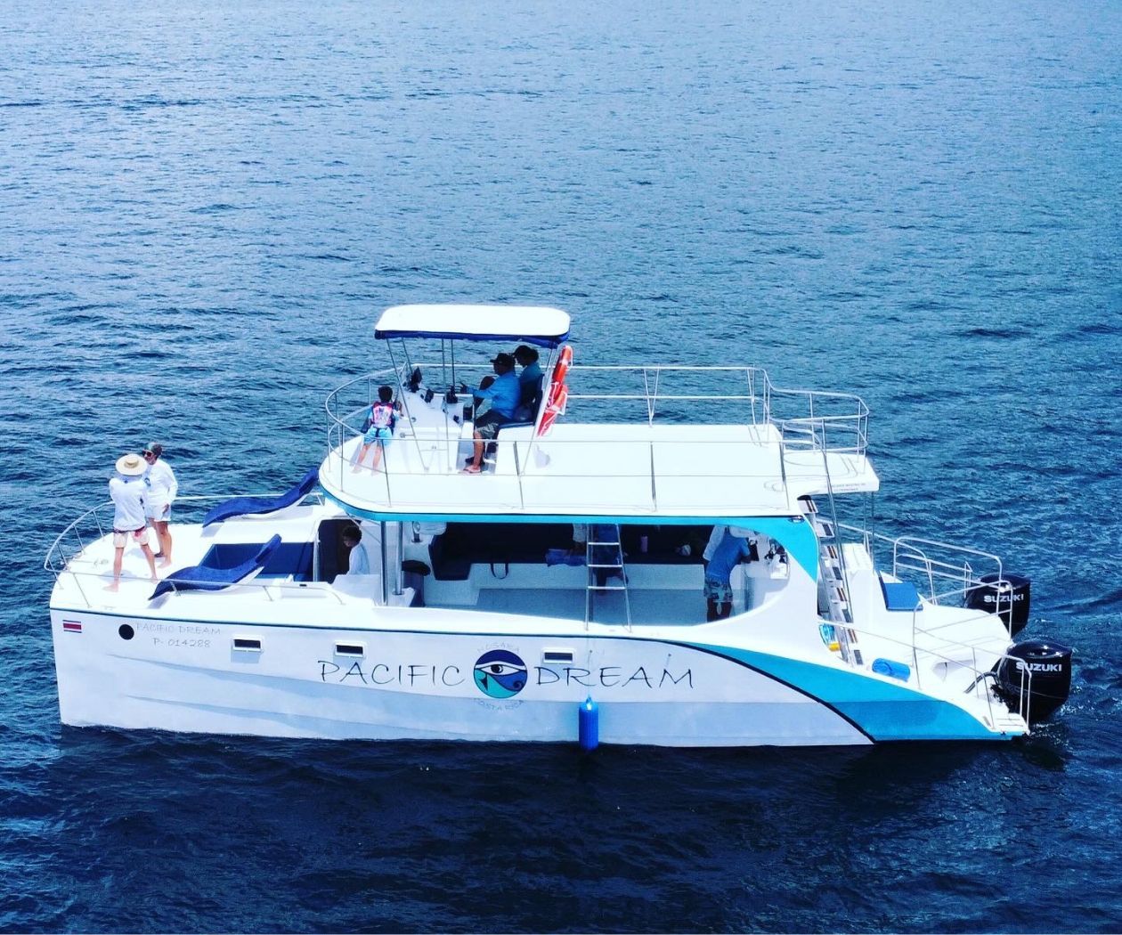 Catamaran private tour in Costa Rica