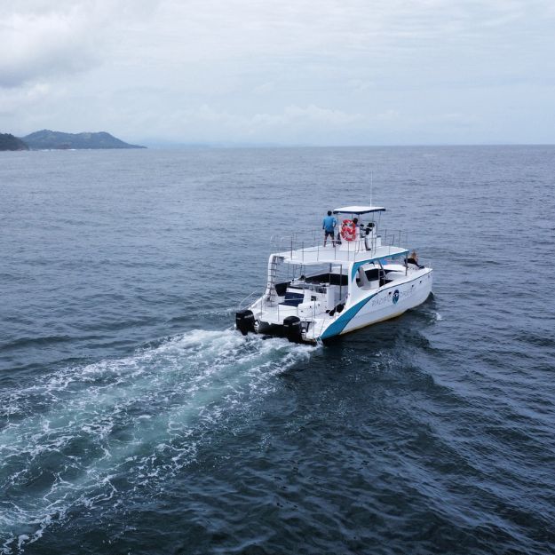 Costa Rica Catamaran tours 
